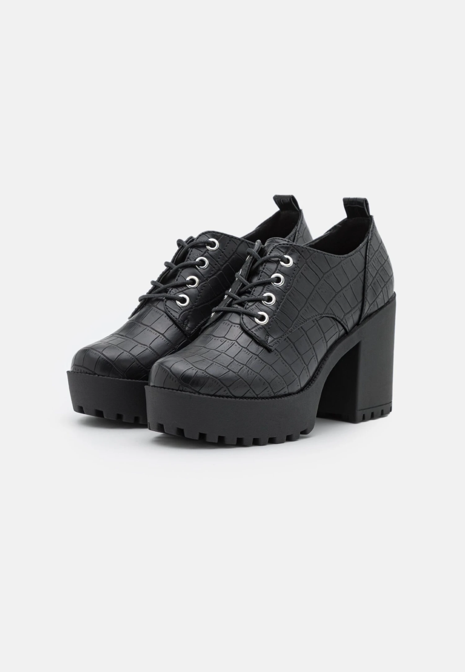 Even&Odd Richelieus - Black – Image 3