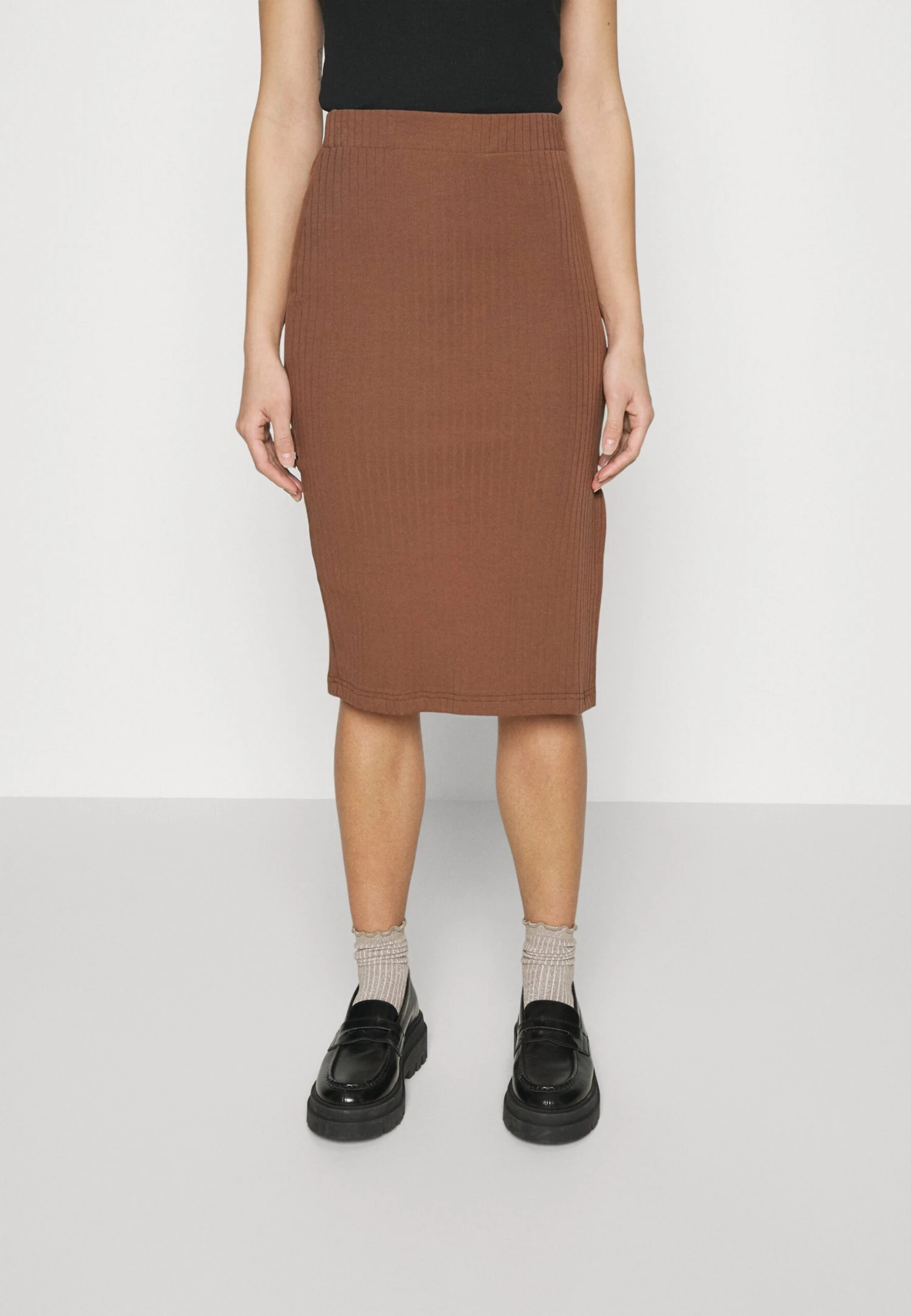 Pencil Skirt With Slit - Jupe Crayon - Brown