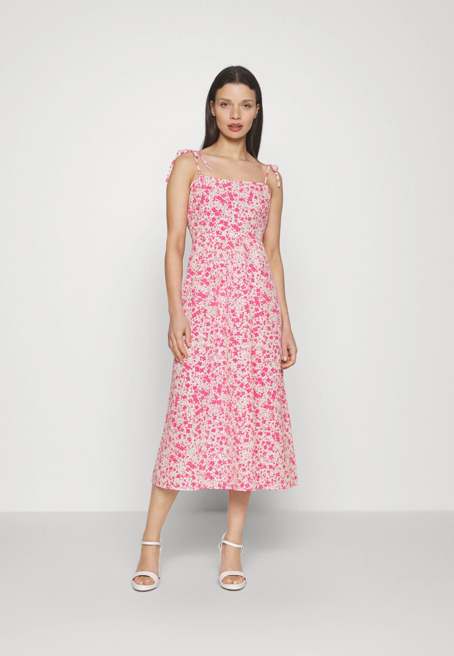 Robe De Jour - White/Red