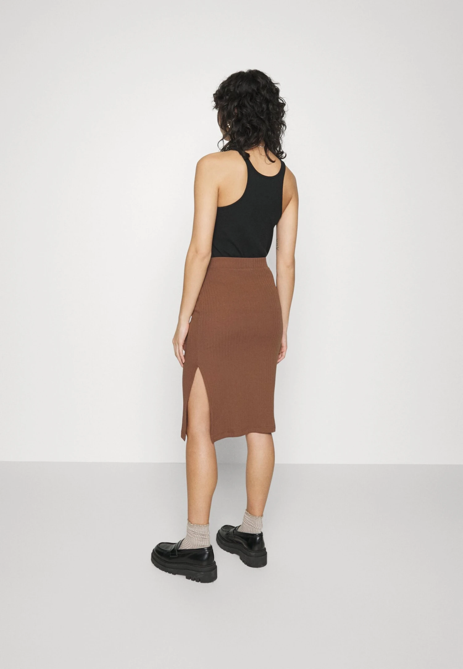 Pencil Skirt With Slit - Jupe Crayon - Brown â Image 3