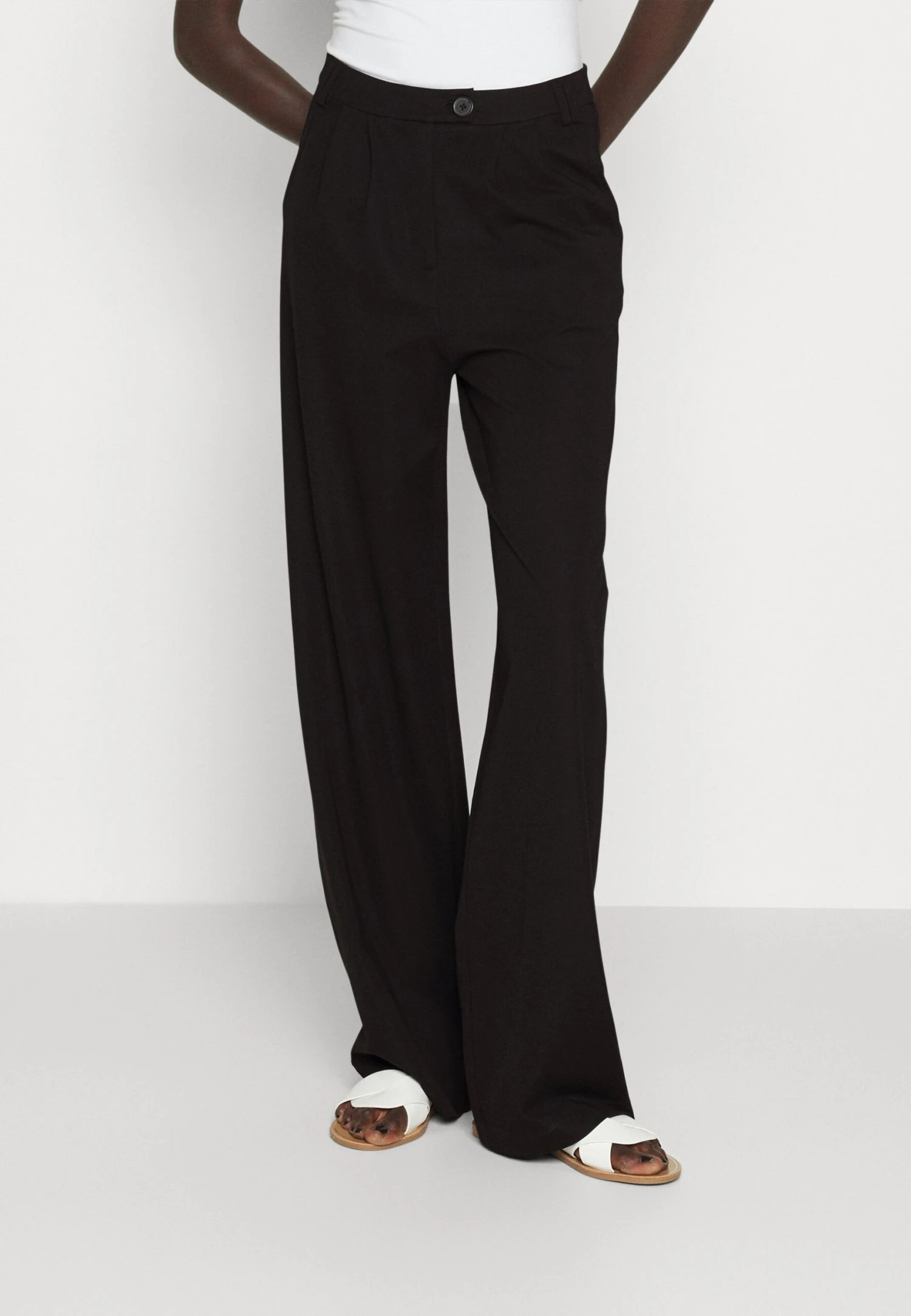 Business Casual Wide Legs With Front Pleats - Pantalon Classique - Black